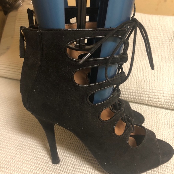 Black suede lace up open toed shoes - Picture 3 of 9